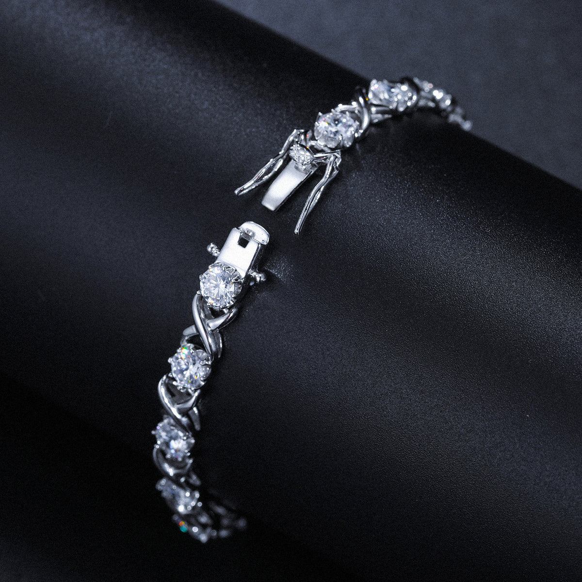 PULSERA OXO ORO VVS