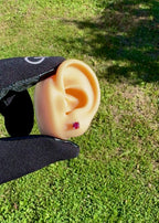 Aro Stud Red VVS 1 Un.